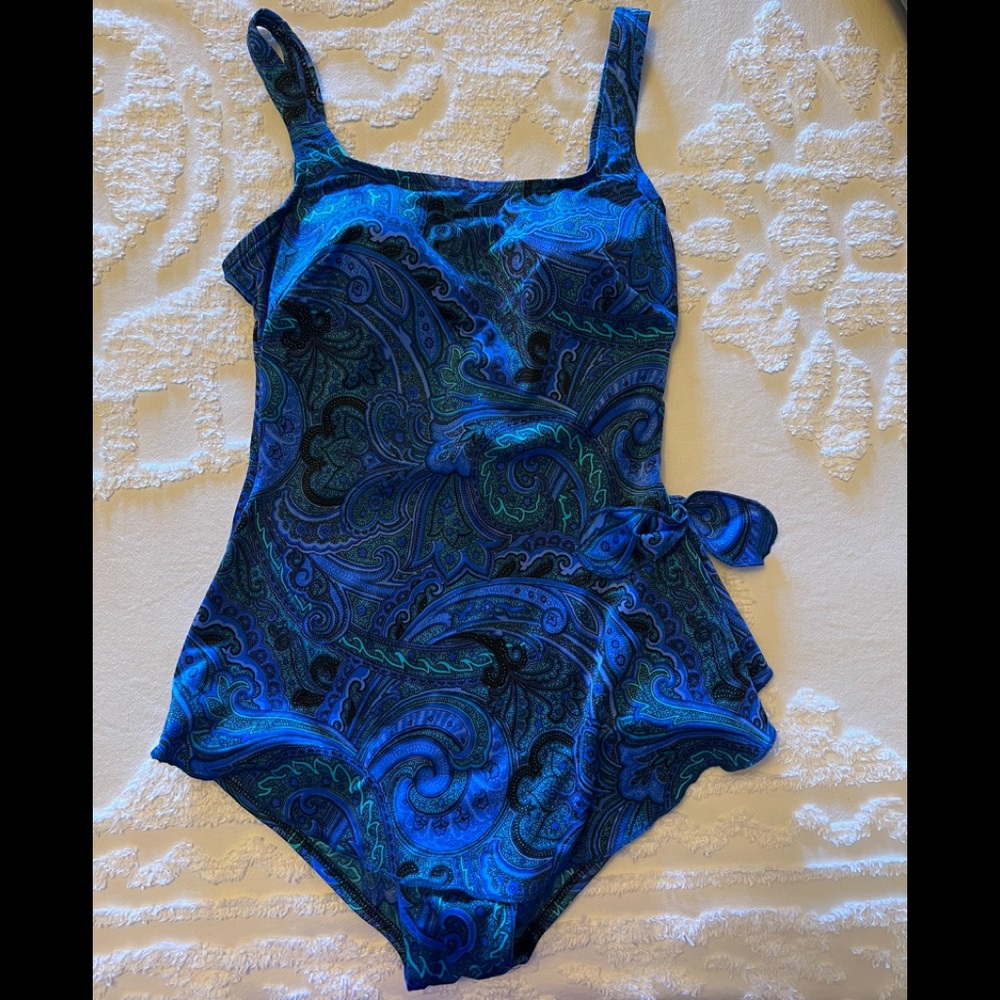 Maxine of Hollywood Size 12 One-Piece Swimsuit Like New